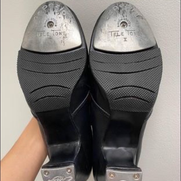 Capezio Black Tap Shoes with T-Strap - Size 8 - Picture 3 of 5